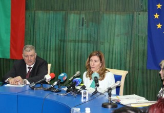 Министър Ангелкова: Трябва да положим общи усилия за подобряване облика на курортите
